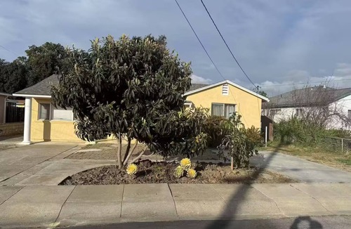 Centerville House | Unit A - The Cozy Home