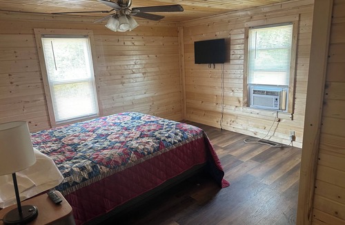 Warrensburg Apartment | Unit B Country home apartment near Warrensburg