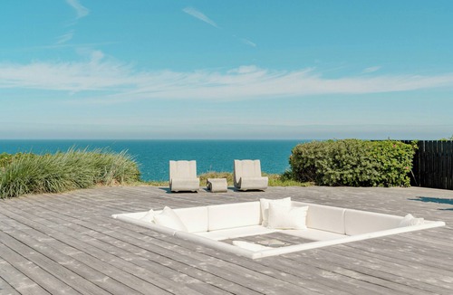 Holloselund House | Unite with the horizon in architectural wonder
