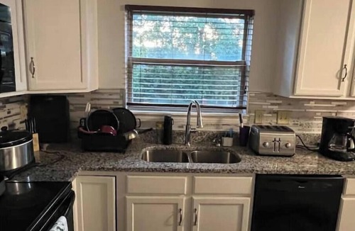 Reynoldsburg House | Unity Family Vacation Home.