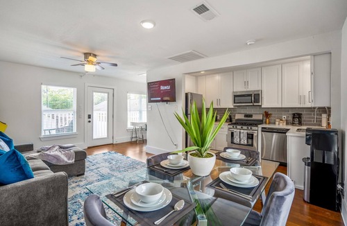 Greater East End Apartment | Universal Apartment @EADO - 5 km from FIFA Fest
