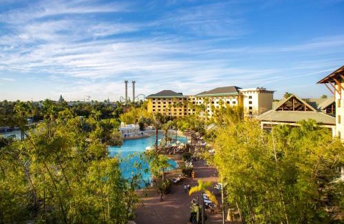 Florida Center Resort | Universal's Loews Royal Pacific Resort
