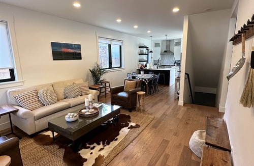 University District House | University Area Great Escape