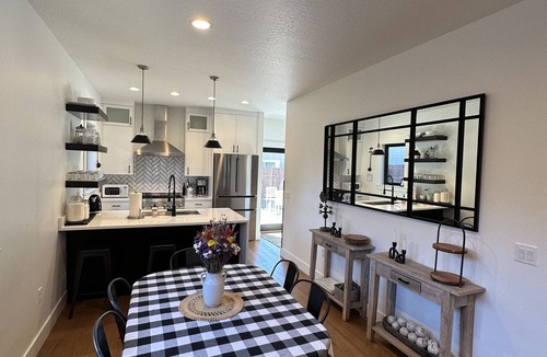 University District House | University Area Great Escape