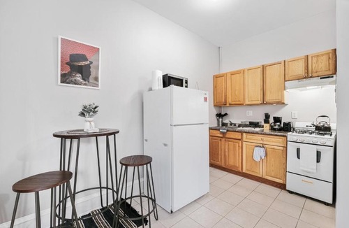 Spruce Hill Apartment | University City, Chic Studio Apartment by A.C.T.