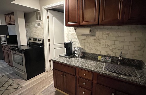 Chapel Hill Apartment | University Creek is a one bedroom apt. 3.5 miles from UNC on a small creek.