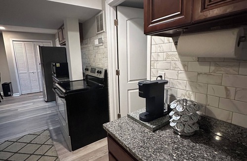 Chapel Hill Apartment | University Creek is a one bedroom apt. 3.5 miles from UNC on a small creek.