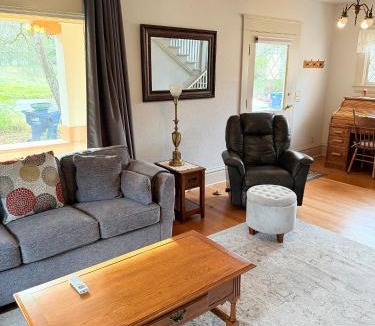 Eugene Villa | University House