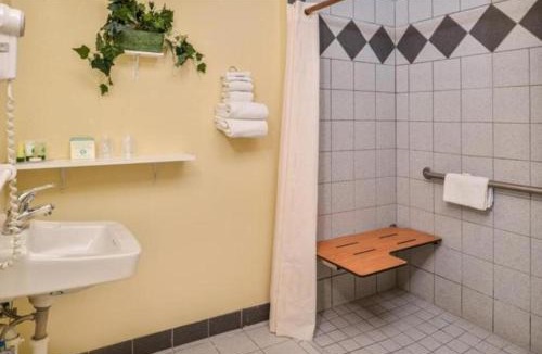 Eugene Hotel | University Inn and Suites Eugene