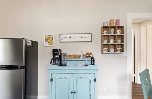Kannapolis House | University Mill House, Walkable Downtown Home, King Bed, Fire Pit & Hammock