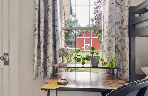 Kannapolis House | University Mill House, Walkable Downtown Home, King Bed, Fire Pit & Hammock