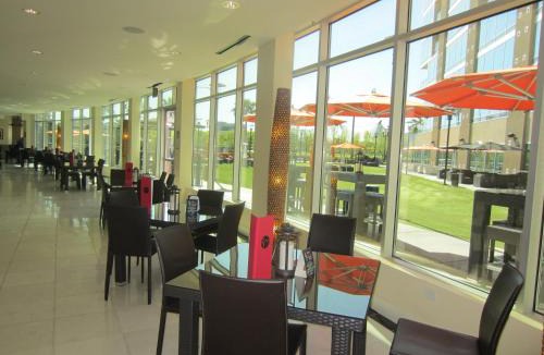 Civic Center Hotel | University Plaza Waterfront Hotel