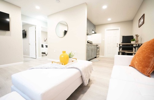 University Apartment | University Serenity Suites G