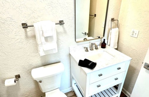 Marion Apartment | University Suite "A"