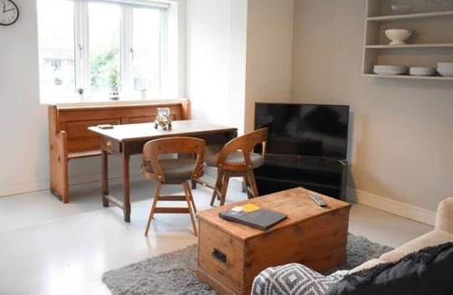 Loughborough House | University Walk Apartment