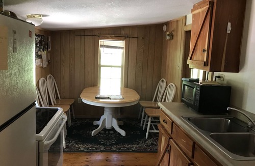 Lone Rock Cabin | Unlimited Sportman's Cabin * White River* Free WIFI