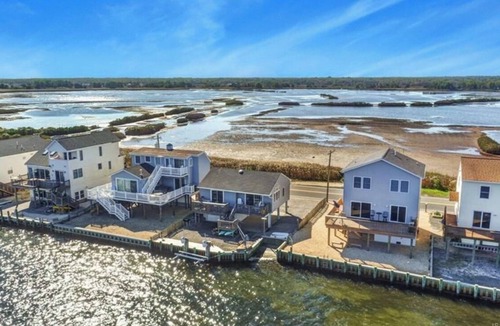 Barnegat House | Unobstructed bay front house