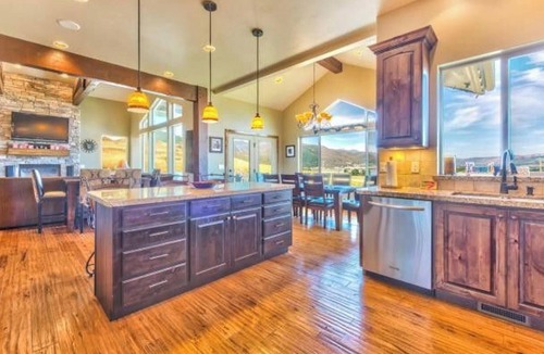 Ogden House | Unobstructed Lake View 10 min to Snowbasin, Sleeps 16