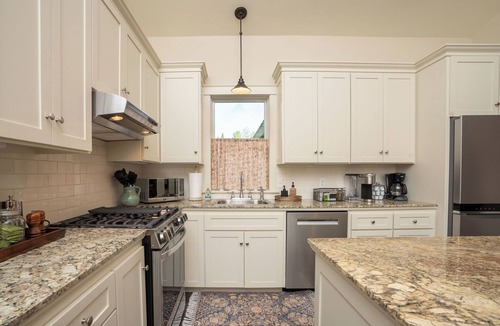 Grass Valley House | Unpack Your Bags and Relax