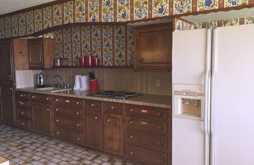Oakwood House | Unplug at a 4BR-3BA 5400 sq foot vintage '70s house on working cattle ranch