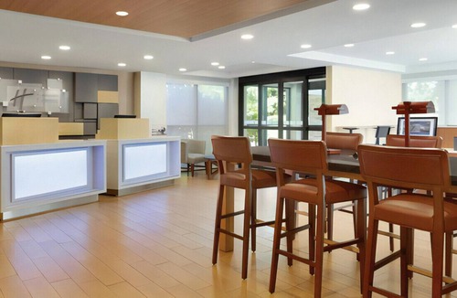 Rocky Hill House | Unplug & Relax In Elegant Staycation Experience