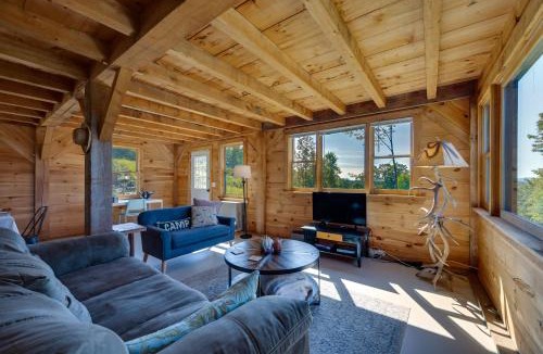 Sharon House | Unplug, Unwind and Explore Remote Vermont Cabin
