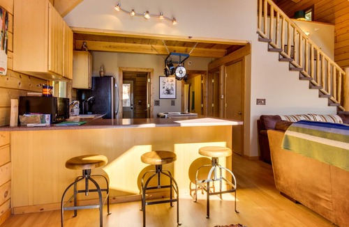 Durango Cabin | Unplugged dog-friendly getaway with tree-lined views