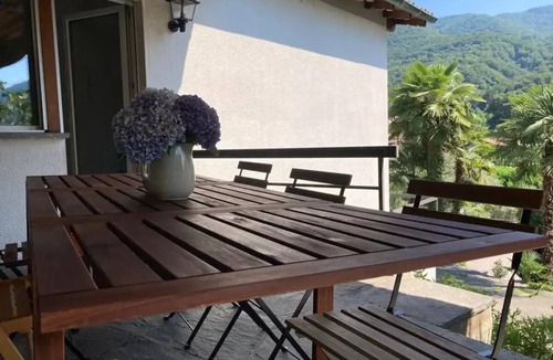 Monteggio Condo | Unterkunft Unter Palmen