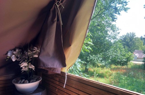 Saint-Jean-les-Deux-Jumeaux Apartment | Unusual weekend in a cabin