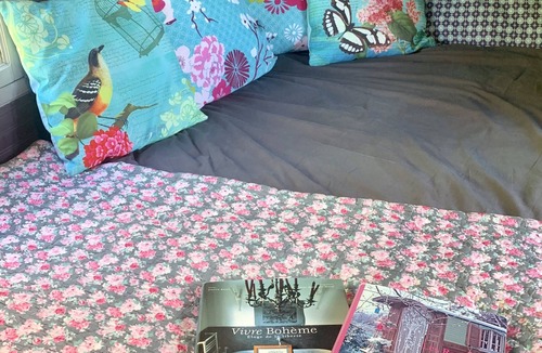 Saint-Just-et-Vacquieres House | Unusual accommodation in a cosy and comfortable authentic caravan