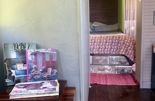 Saint-Just-et-Vacquieres House | Unusual accommodation in a cosy and comfortable authentic caravan