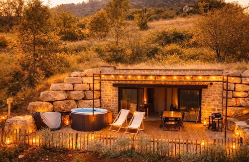 Mostuejouls House | Unusual accommodation with jacuzzi and paddle