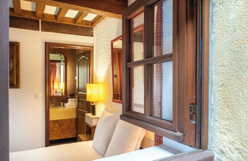 Montagny House | Unusual accommodations available in Chambre d'Hôtes