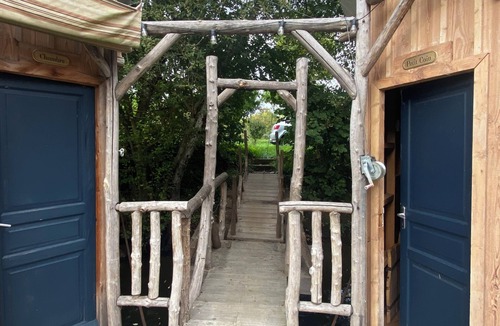 Les Hauts d'Anjou Cabin | Unusual cabin on the water in Pays de La Loire