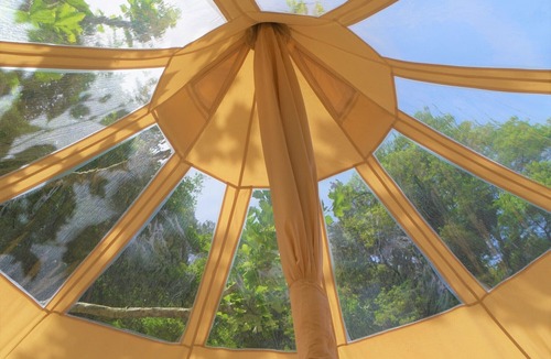 Peyremale Cabin | Unusual chestnut by the river