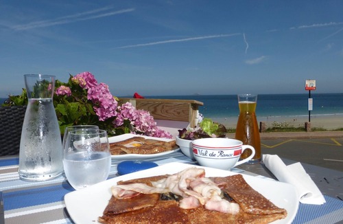 Saint-Brieuc House | Unusual duplex with garden