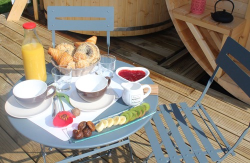 Saint-Michel-Mont-Mercure House | Unusual guest rooms (Barrels)