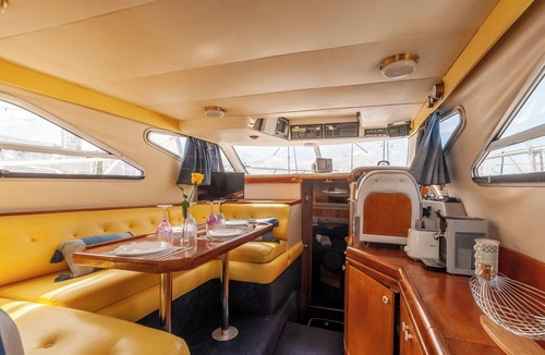 Saint-Charles du Port Boat Rental | Unusual night on a boat