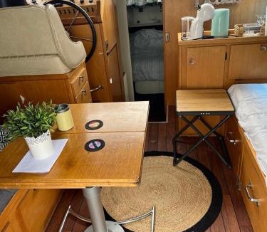 Saint-Charles du Port Boat Rental | Unusual night on a small yacht