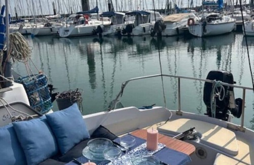 Downtown Le Havre Boat Rental | Unusual Overnight Sailing