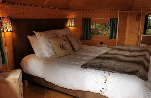 Ambon Ski Chalet | Unusual room "Kota Ty bihan" with terrace