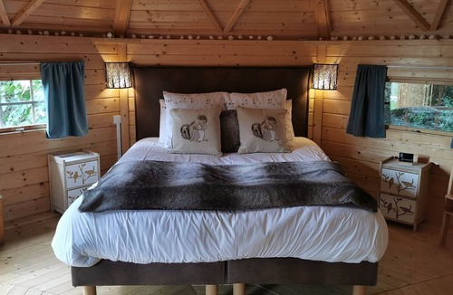Ambon Ski Chalet | Unusual room "Kota Ty bihan" with terrace