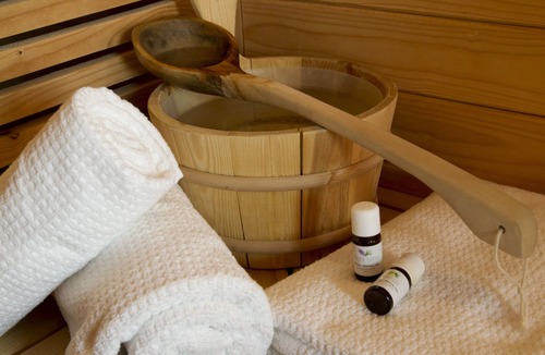 Noyant-et-Aconin House | UNUSUAL STAY IN A GYPSY CARAVAN WITH PRIVATE JACUZZI