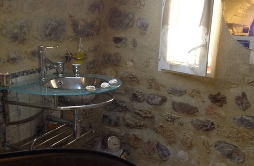 Soyons Apartment | Unusual troglodytede charm