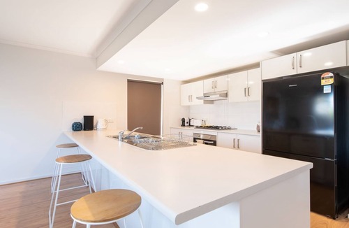 Kilburn House | Unwind @ Adelaide City Condo
