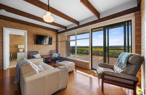 Venus Bay House | Unwind and Get Lost In The View!