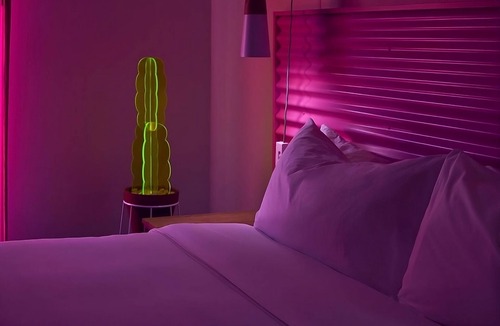 Sonora Sunrise Hotel | Unwind And Relax in Palm Springs! Four Spacious Units Awaits!