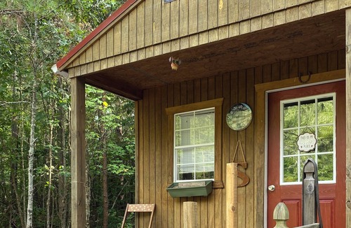 East Bernstadt Cabin | Unwind and Unplug at our Secluded Serenity Nature Paradise in Kentucky