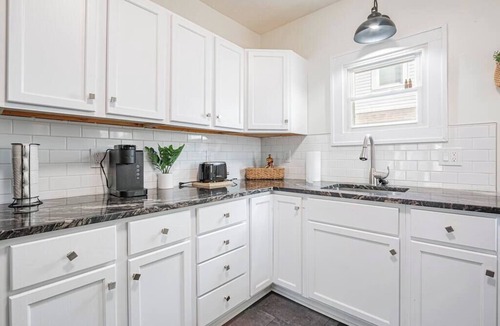 Firestone Park House | Unwind at a Retreat Haven