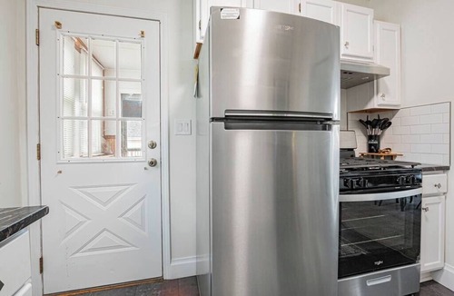 Firestone Park House | Unwind at a Retreat Haven